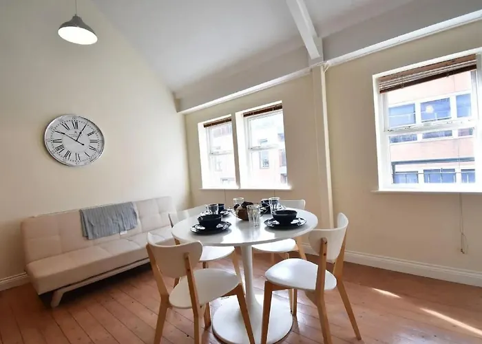 Historic Holiday Home In Sheffield Near Town Centre